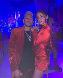 Benim gördüğüm en iyisi, eşsiz bir adam o; Neymar In Partisindeki Elif Aksu Galatasaray Macindaydi Magazin Haberleri Ntv
