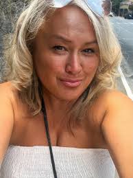 Photo editing requests for pose and background changes