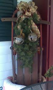 Old Christmas Sled I Am Going To Have To Find An Old Sled To Decorate Christmas Sled Decoration Christmas Sled Christmas Diy