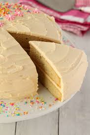 Meine sommerliche variante des beliebten klassikers: Veganer Weisser Kuchen Mit Veganer Buttercreme Zuckerguss Loving It Vegan Spanishflowersrestaurant