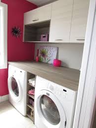 Rendez Votre Lavage Agreable En Ajoutant Une Couleur Vibrante Buanderie Agencement Buanderie Linge Dans La Salle De Bain