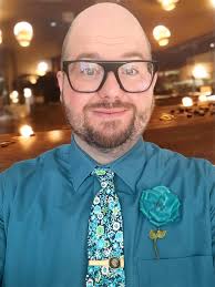 A perfect afternoon with a beautiful bouquet and tea