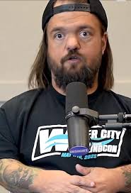 😳 Hornswoggle has named his Mount...