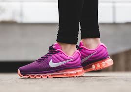 An On Foot Look At The Nike Air Max 2017 Sneakernews Com Nike Air Max Nike Air Cheap Nike Air Max