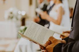 Questo primo momento della liturgia eucaristia presentazione dei doni, e non offertorio, per ricordare che il luogo dell'offerta è solo la preghiera eucaristia. Liturgia Del Matrimonio Libretto E Le Letture Da Scegliere