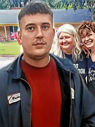 Recognize Arkansas family from pool?