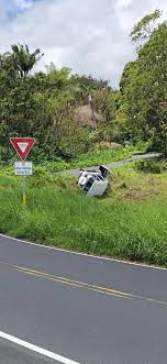 Maui hawaii hotels, restaurants, condos, sights, activities, to plan your maui vacations. On The Road To Hana Maui Hawaii Ironically They Took Out The Sign That Says Danger Cliff Edge When They Crashed Idiotsincars