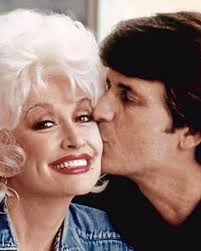 Tin đau lòng 💔 Carl Thomas Dean, người chồng yêu quý của Dolly Parton gần  60 tuổi, đã qua đời ở tuổi 82. Câu chuyện tình yêu của họ, bắt đầu từ