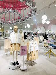 Visual merchandisers play a crucial role in retail stores as they promote brands using visual strategies. Mirja Schwarz Area Visual Merchandiser Manager H M Linkedin