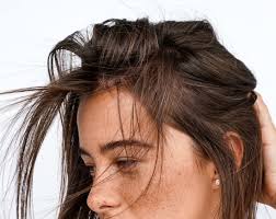 I biondi alla pari dei castani saranno luminosi, tinte monocromatiche si alternano a capelli con balayage color biondo miele. Capelli Castani Chiari Scuri O Ramati Come Valorizzarli Shampora Blog