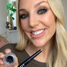 Long-Wear Cream Shadow Stick