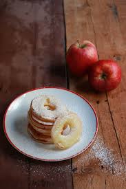 Io le adoro perché amo tutti i dolci a base ingredienti per circa 20 frittelle di mele. Frittelle Di Mele In Pastella Leggera Senza Uova E Zucchero Al Velo