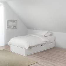 Ein hübsches bettgestell bietet den passenden rahmen für traumhaften schlaf. Nordli Bettgestell Mit Schubladen Weiss 90x200 Cm Ikea Deutschland