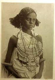 See the complete profile on linkedin and discover mohamed's connections and jobs at similar companies. Araweelo Magool Twitterren I Think Back Then Somali Women Were Influenced By Western Wear And Now Women Are Influenced By Arab Wahhabism Styles We Should Wear Our Own Somali Traditional Clothes