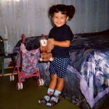 Im neuen musikvideo von sarah lombardi geht es darum, dass wir uns so lieben sollen, wie wir sind. Sarah Engels So Niedlich War Sie Als Kleines Madchen Intouch Kleines Madchen Niedlich Madchen