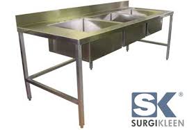 lab sink table with 3 sinks