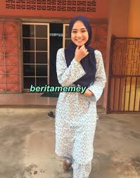 Mohd fauzi bin mohd nawawi (lahir 7 mac 1973) merupakan seorang pelakon, penerbit dan pengarah lelaki malaysia. Foto Anak Gadis Fauzi Nawawi Yang Jelita Peroleh 10a Dalam Spm Iluminasi