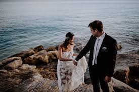 Eine hochzeit zu zweit, dafür entscheiden sich immer mehr paare ganz bewusst. Strandhochzeit Hochzeitsfotograf Berlin