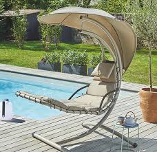 The transat naît d'un pari entre une poignée de marins britanniques pour savoir s'ils sont capables de traverser l'atlantique en solitaire et en combien de temps. Achetez Votre Bain De Soleil Transat Loveuse Ou Chaise Longue De Qualite Au Meilleur Prix Sur Jardiland Com Livraison A Domicile Ou Retrait En Magasin Jardiland