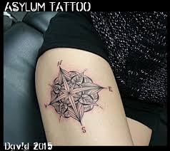 Tatouage boussole et rose des vents graphicaderme. Tribal Tattoos X January 1985