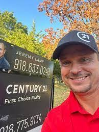 Jeremy Lamp's Instagram, Twitter & Facebook