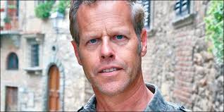 Discover what prompted UCalgary alumnus Glenn Dixon to go from teaching  high school students about Romeo and Juliet to learning about love from a  casa in Verona http://ow.ly/mTV330ba3CZ