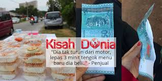 Nasi lemak tepi jalan ini buka dari jam 7 sampai jam 10 pagi tepatnya berada di ss2 petaling jaya malaysia, rasanya belajar course engineering tapi jual nasi lemak? Pakai Selekeh Bayar Pakai Duit Tebal Penjual Nasi Lemak Buka Cerita Kisah Dunia