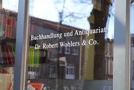 Abholen und liefern lassen: 11 Buchläden, die euch mit Lesestoff versorgen 