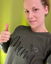 Cindy Melzer's Instagram, Twitter & Facebook