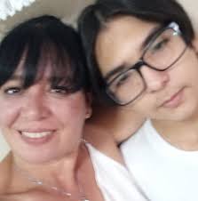 Si tienes ropa tendida y piensas que está por llover... Llámame. Que yo voy  hasta tu casa y te la meto toda. Para que están los amigos?