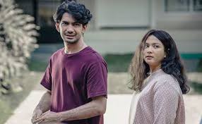 Film yang sudah jadi semacam cult bagi pencinta quote bijak ini diangkat dari novel laris berjudul sama karya marchella fp dan disutradarai angga dwimas sasongko.film ini baru tayang di bioskop pada januari 2020, jadi kemunculannya di netflix cukup cepat dibandingkan film lainnya. Film Romantis Indonesia Terbaik Dalam Enam Tahun Terakhir