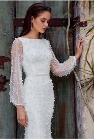 1 Yard Off White Perlen Spitze Stoff 4 Stil Perlen In Glatten Mesh Braut Schleier Spitze Hochzeit Brautkleid Franzosisch Spitze Houte Couture Stoff In 2020 White Beaded Dress Bridal Dresses Wedding Dresses Lace
