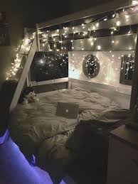What Could Be Cozier Than Snuggling Under Thick Weaved Coverings While The Chilly Winter Season Growls Outside Yo Dream Rooms Bedroom Design Cute Bedroom Ideas