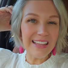 Looking for a romantic cozy place to go for an anniversary dinner. Thank  you!!