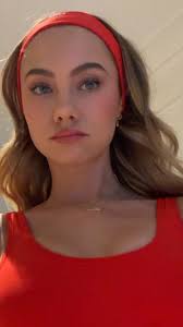 The book omg 👀 Jade arriving in the paddock this morning. 🩵 ‎ 🗓 ─  September 6, 2025 Credit: @pitshots_ph ‎ Not impersonating, I am not Jade ❥  ‎ @jade_distinguinn