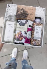 Bottle Service Girlfriend Gift Box Gift Baskets For Women Spa Gifts Set