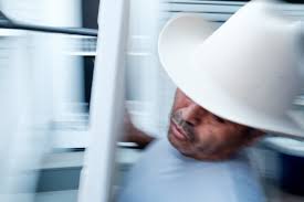 Sin querer queriendo, el trabajo duro y profesionalismo llevan a un  inmigrante a convertirse en contratista