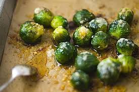 Rosenkohl Aus Dem Ofen Mit Parmesan Und Honig Von Wiktorija Chefkoch Rezept Rosenkohl Kohl Gemusebeilagen