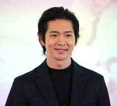 松下洸平、第1子誕生を報告「家族で力を合わせて歩んでいきたいと ...