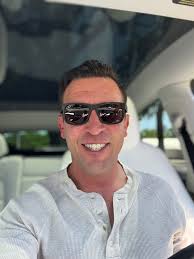 San Antonio rides in comfortable, air-conditioned cars