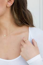 From curb chain necklaces to mini hoops, mejuri keeps my accessory game strong (and the compliments flowing). Mejuri X Lauren Elizabeth Fine Jewelry Online Fine Jewelry Jewelry Online Shopping