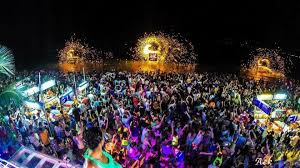 But there's a full moon party on that sunday night. Full Moon Party Thailand Posts Facebook