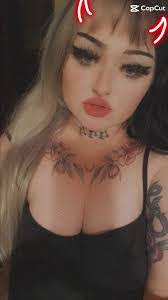 Rachelle Mclaughlin's Instagram, Twitter & Facebook