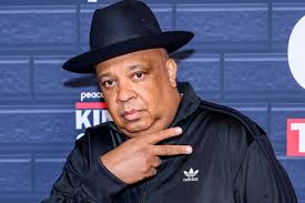 Happy Bday 🥳🎁🎈🎊🎉🎂🍰🍾🥃 to Joseph Ward Simmons, better known to all  of us professionally as Run, Rev. Run or DJ Run. As we all know, he is  American rapper, producer, DJ, television