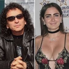 Hija de Alex Lora protagoniza un video pornográfico con una mujer