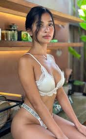 Ely Mist - Free sexy pics, galleries & more at Babepedia