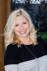 Follow It Thru: The Real Journey of the Empowered Momboss: Andrews,  Heather: 9781513629292: Amazon.com: Books