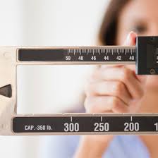 A good rule of thumb is to consume 0.8 grams of protein per pound (1.6 grams per kg) of body weight each day. Reasons You Regain The Weight