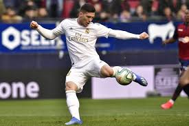Ngày 4 tháng 6 năm 2019, jovic đã ký hợp đồng với real madrid với giá 60 triệu euro, thời hạn hợp đồng 6 năm. Madrid Striker Jovic Investigated For Ignoring Isolation