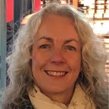 Roseanne Pratt's Instagram, Twitter & Facebook